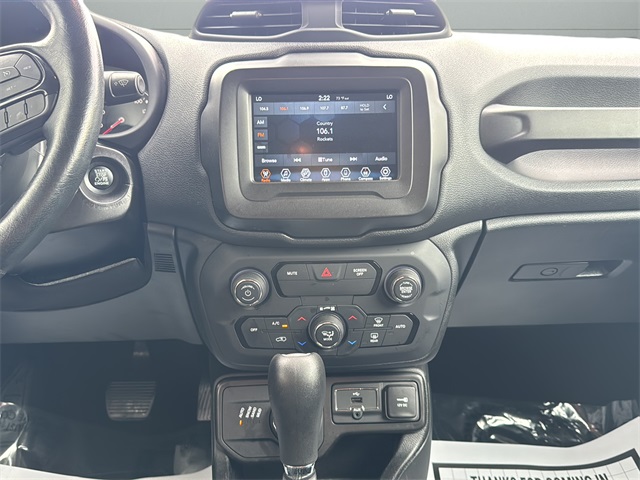 2020 Jeep Renegade Altitude photo 12