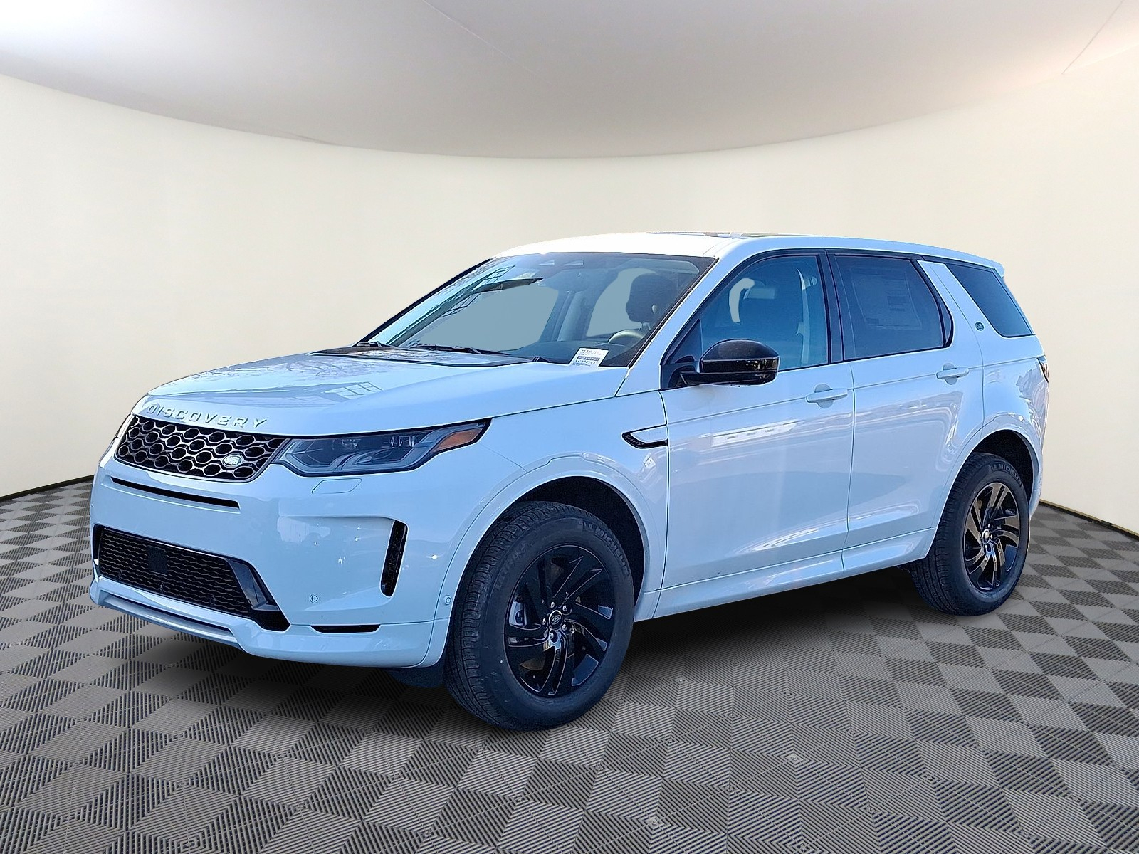 2025 Land Rover Discovery Sport S's photo