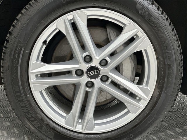 2022 Audi Q5 55 Premium Plus photo 2