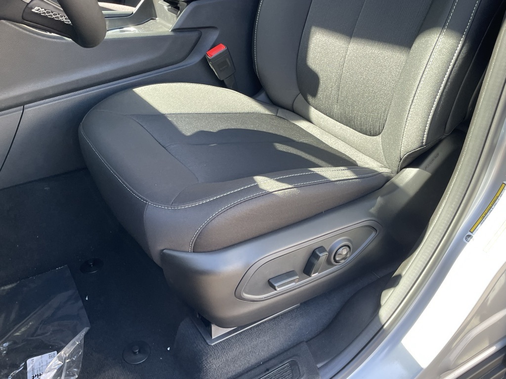 2025 Jeep Grand Cherokee Laredo X photo 14