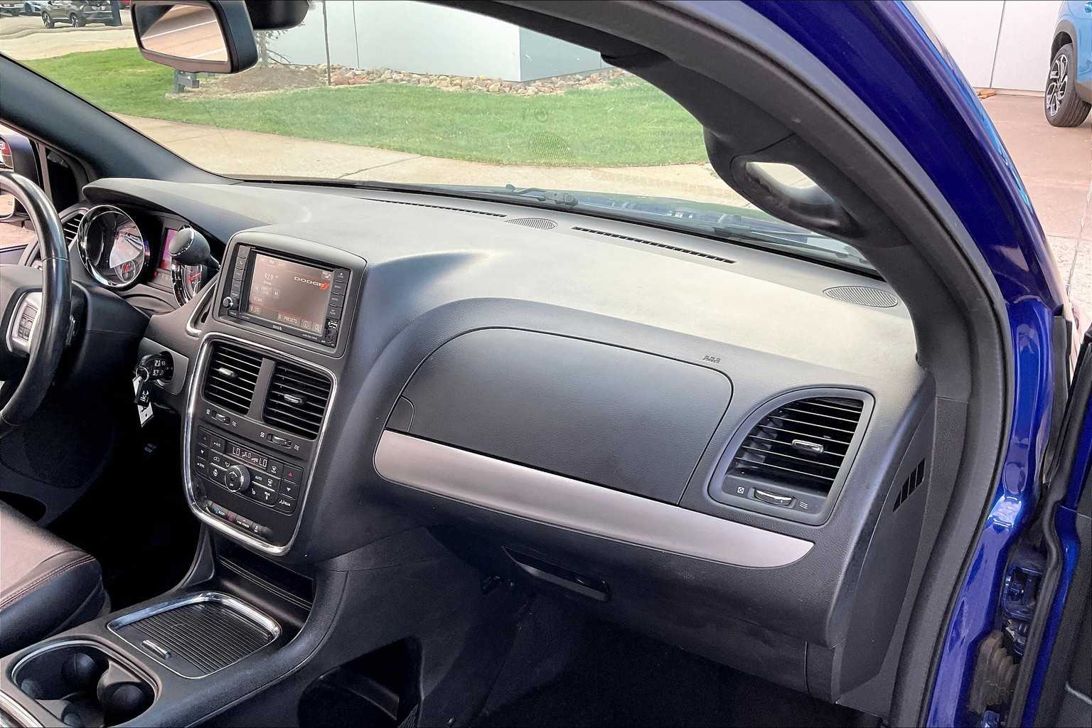 2019 Dodge Grand Caravan GT photo 16
