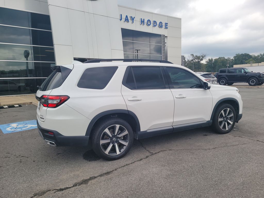 2024 Honda Pilot Touring photo 3