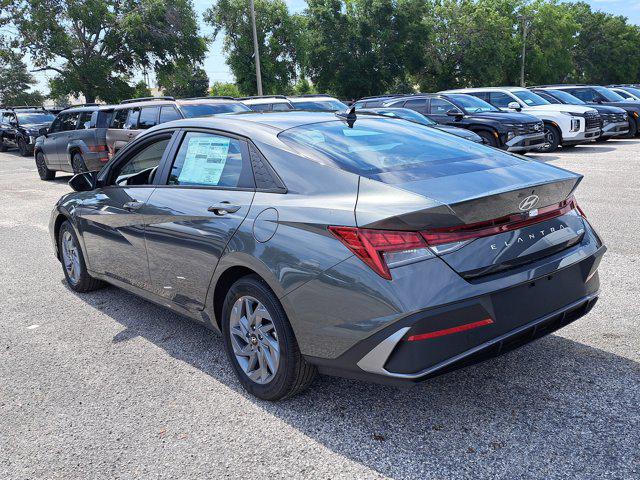 2025 Hyundai Elantra Hybrid Blue photo 3