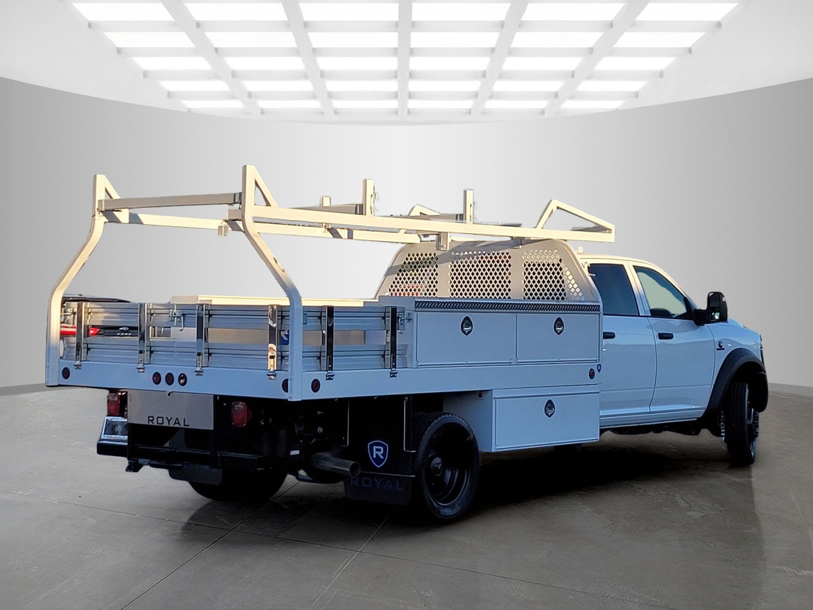 2025 Ram 5500 Tradesman photo 3