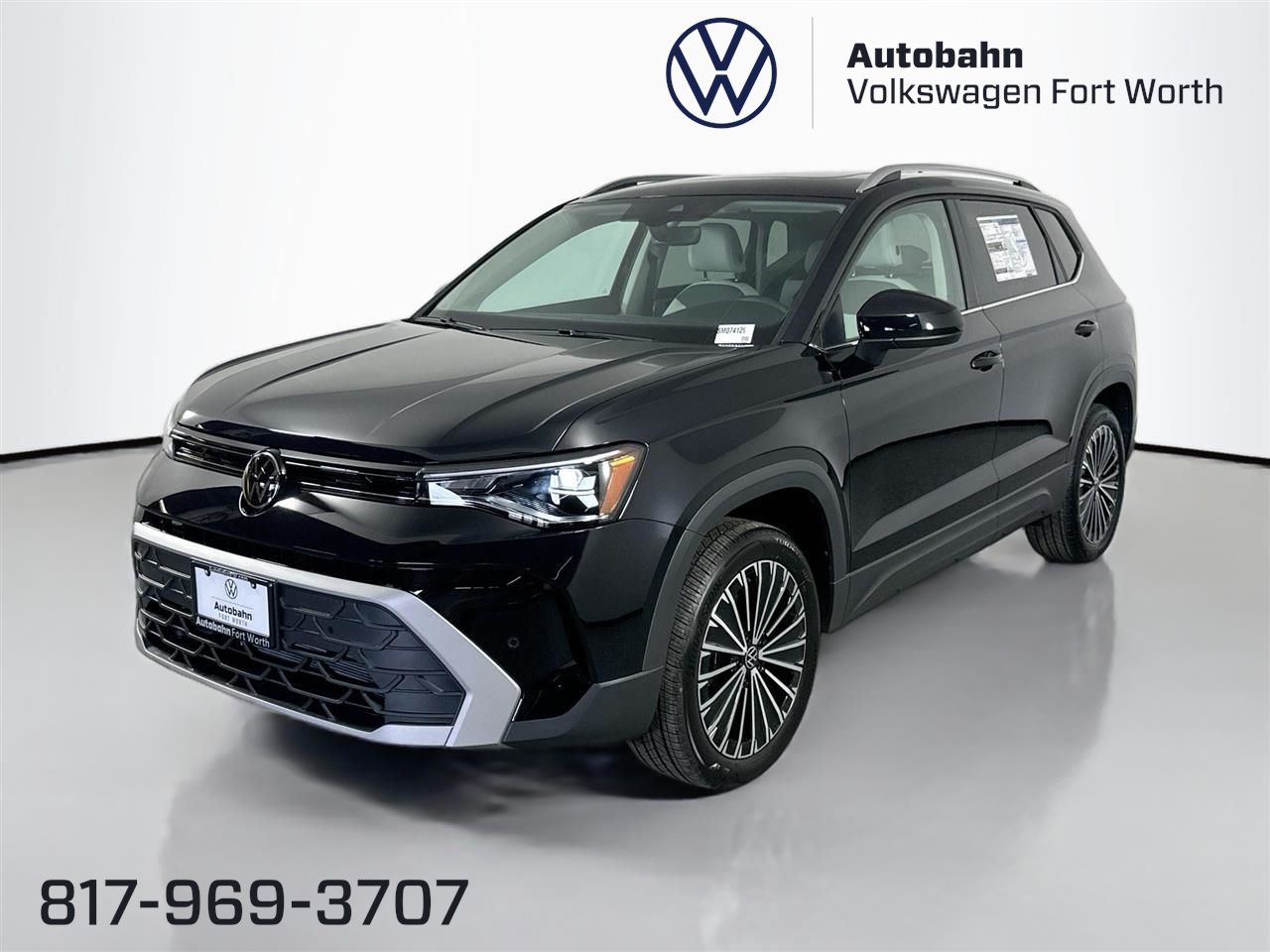 2025 Volkswagen Taos SE's photo