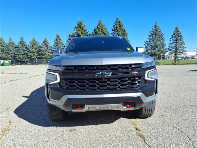 2024 Chevrolet Suburban Z71 photo 2