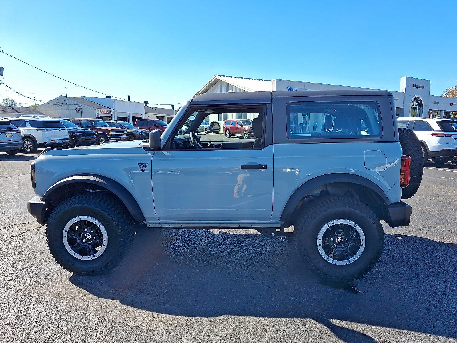 2023 Ford Bronco Base photo 4