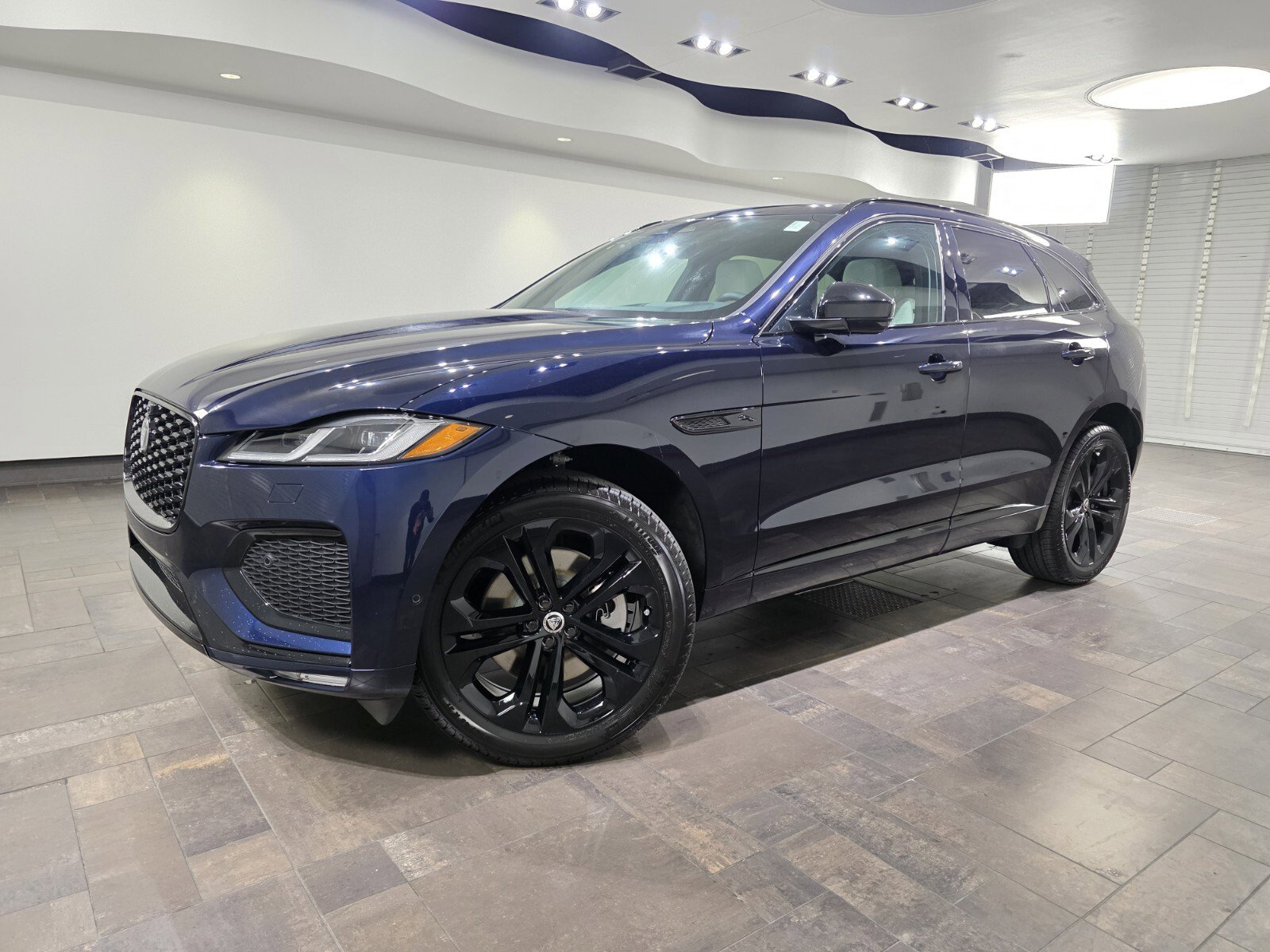 2026 Jaguar F-Pace R-Dynamic S's photo