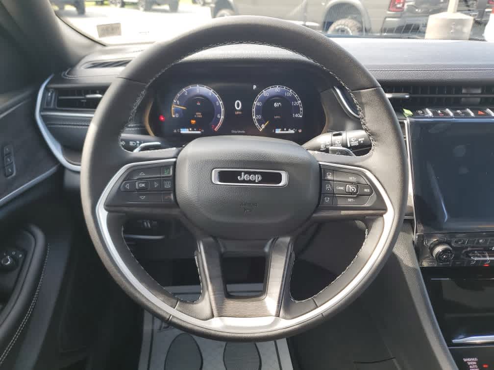 2025 Jeep Grand Cherokee Limited photo 16