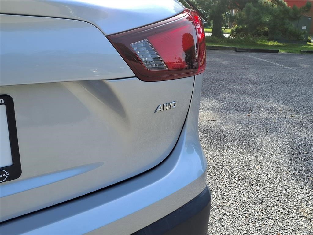 2019 Nissan Rogue Sport S photo 9