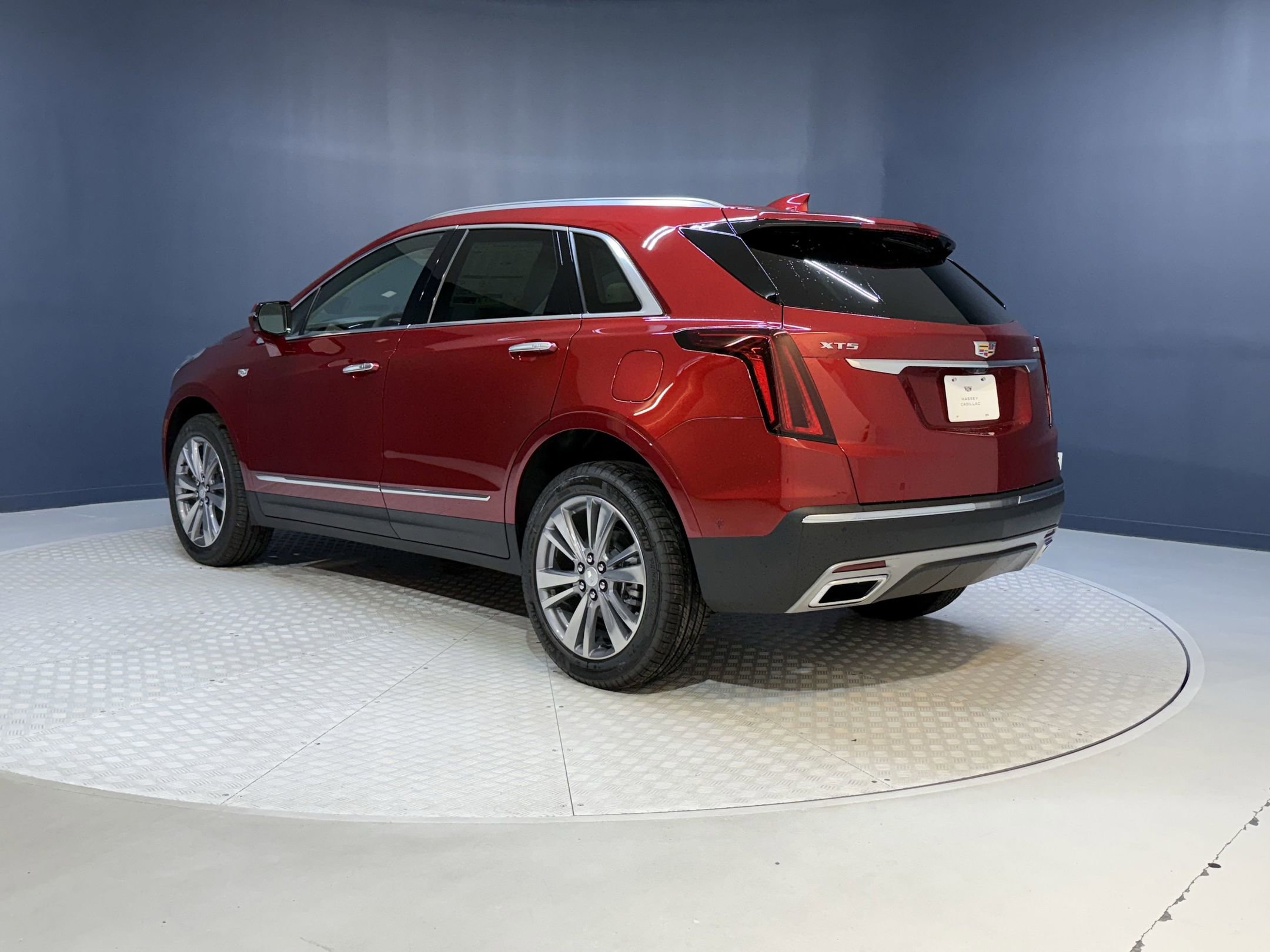 2025 Cadillac XT5 Premium Luxury photo 2