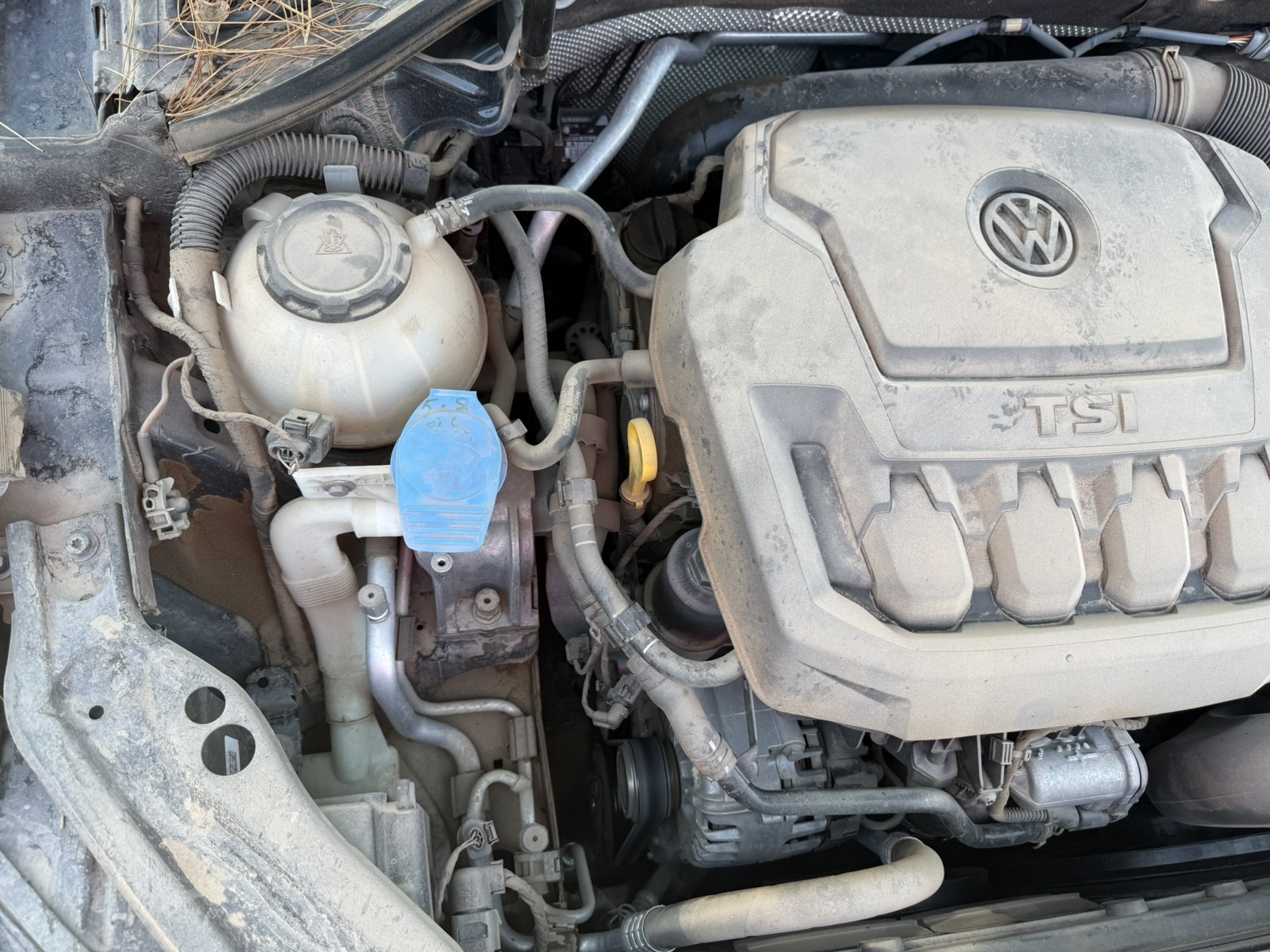 Used 2018 BLUE Volkswagen 2.0T SE image 15