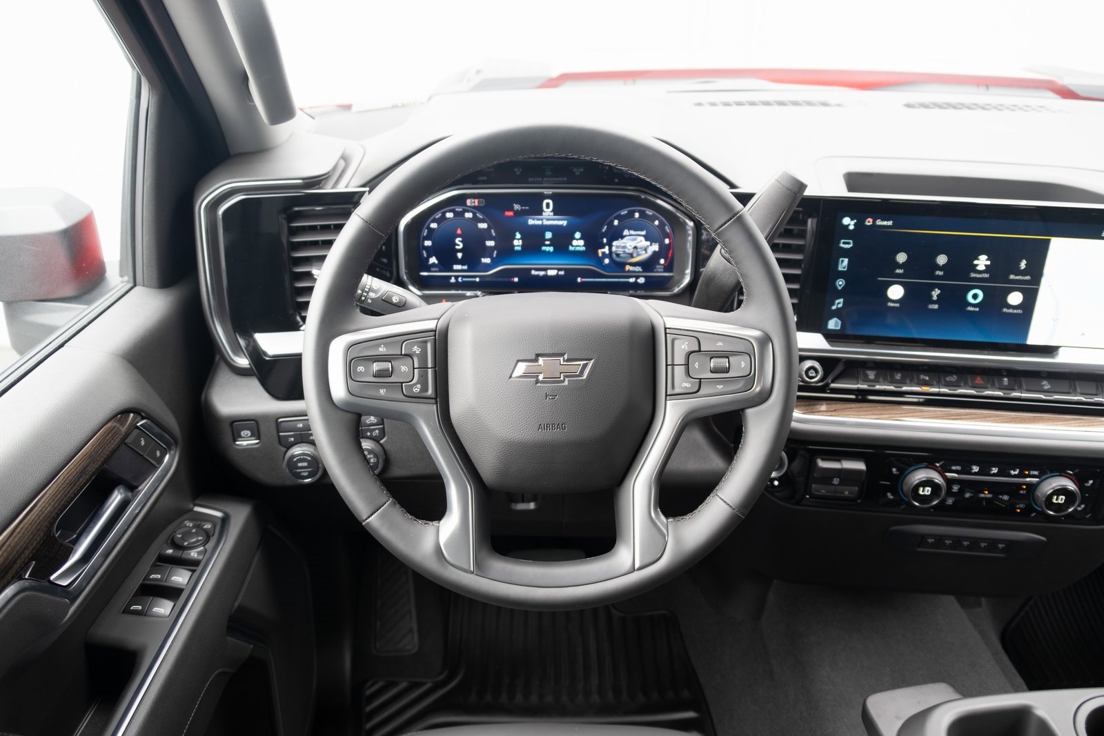 2025 Chevrolet Silverado 2500HD LT photo 2