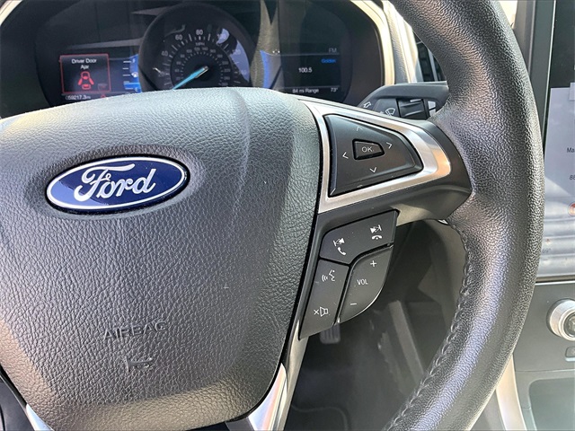 2022 Ford Edge SEL photo 23