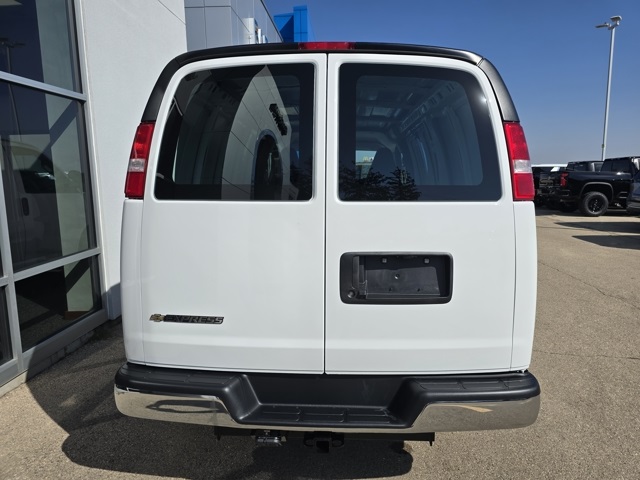 2025 Chevrolet Express 2500 Work Van photo 5