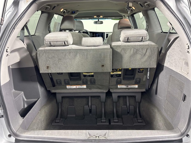 2017 Toyota Sienna LE photo 11