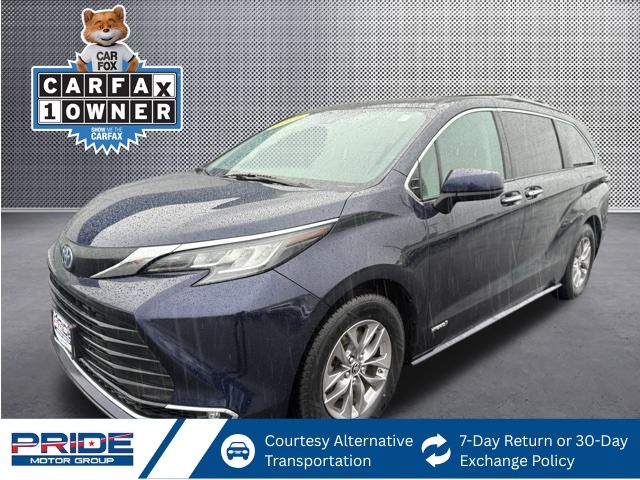 2021 Toyota Sienna XLE's photo