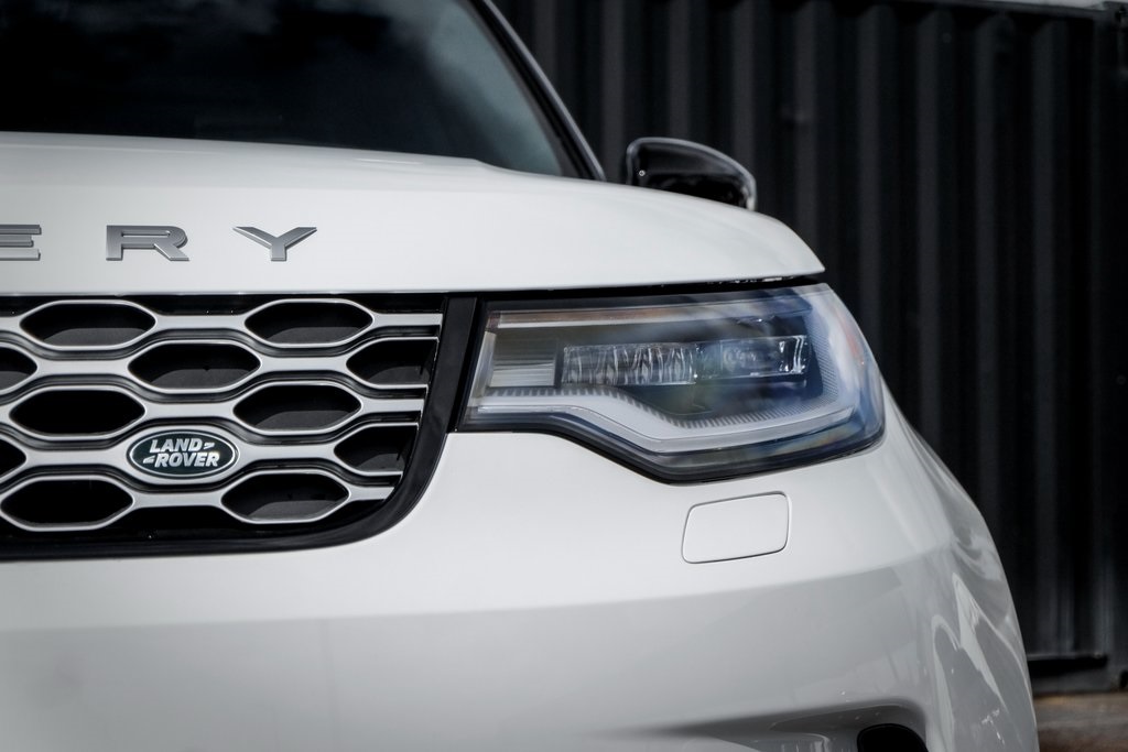 2025 Land Rover Discovery Metropolitan Edition photo 6