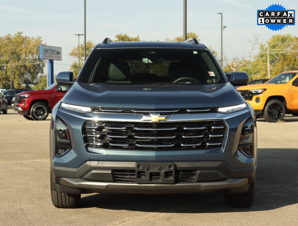 2025 Chevrolet Equinox LT photo 2