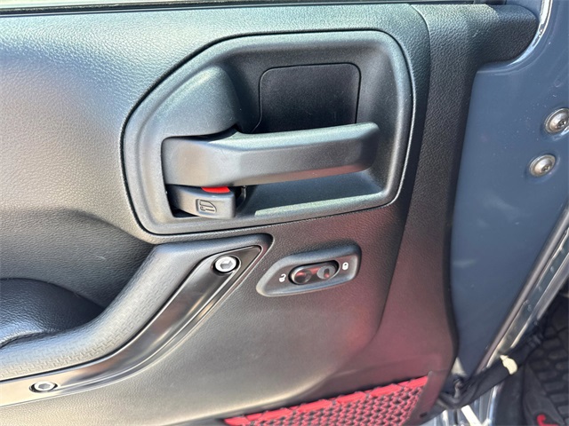 2017 Jeep Wrangler Unlimited Rubicon Recon photo 17