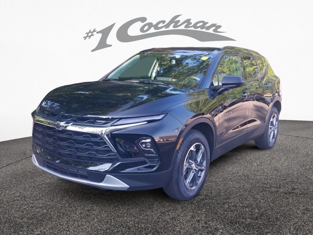 2025 Chevrolet Blazer photo 3