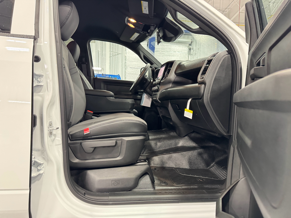 2025 Ram 3500 Tradesman photo 11