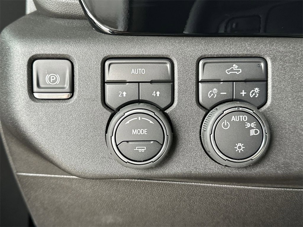 2025 Chevrolet Silverado 1500 LT photo 18