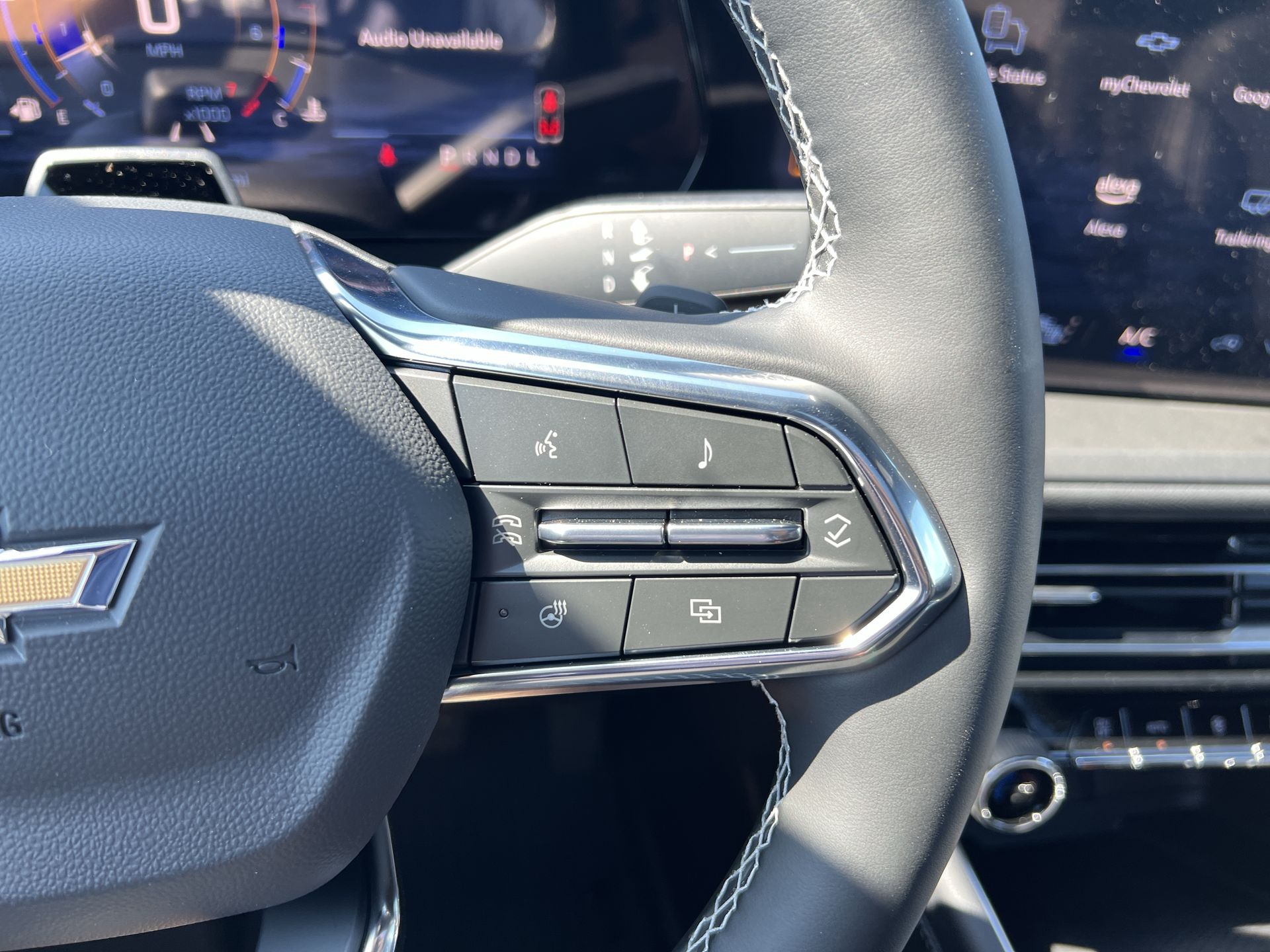 2025 Chevrolet Traverse photo 16