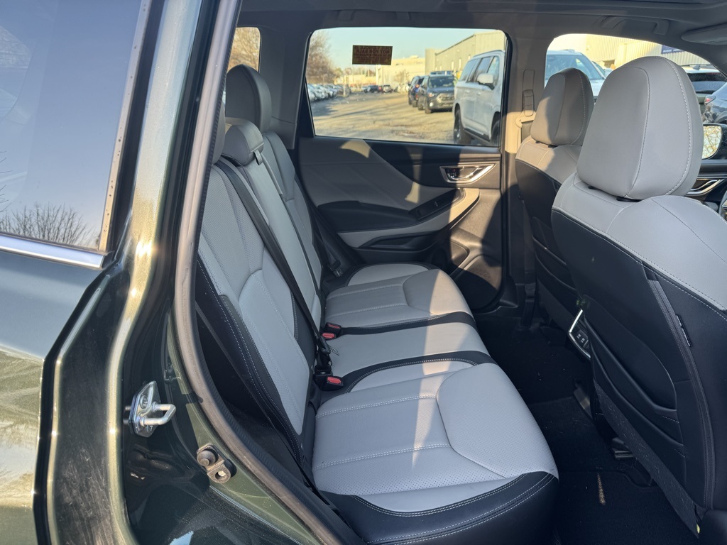 2022 Subaru Forester Limited photo 4