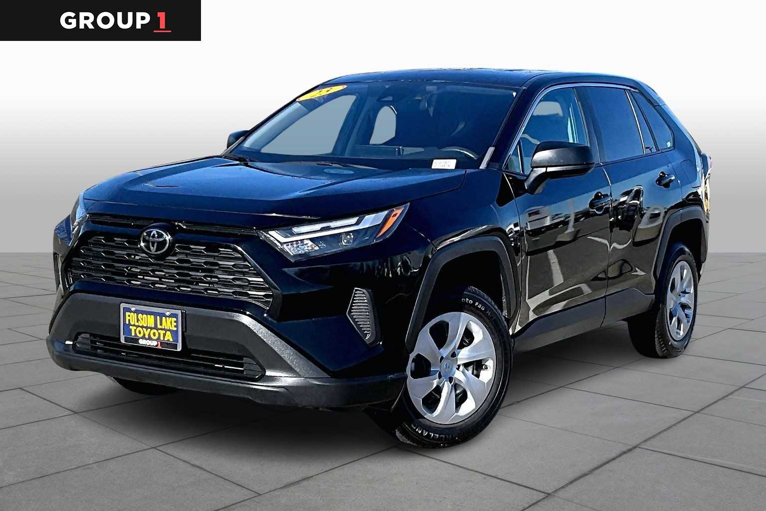 2023 Toyota RAV4 LE's photo