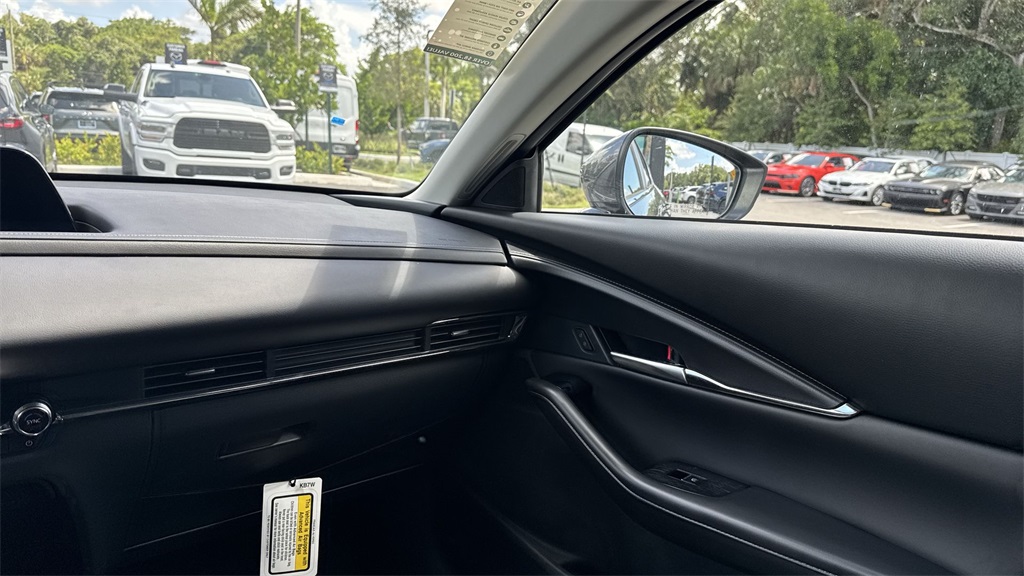 2025 Mazda CX-30 2.5 S Preferred photo 13