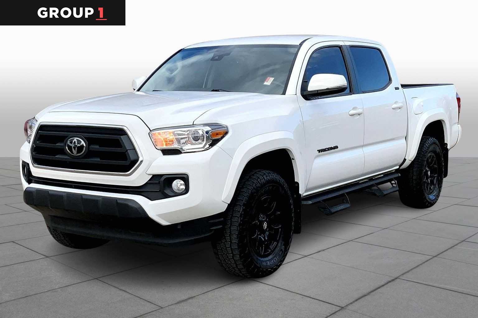 2022 Toyota Tacoma SR5's photo
