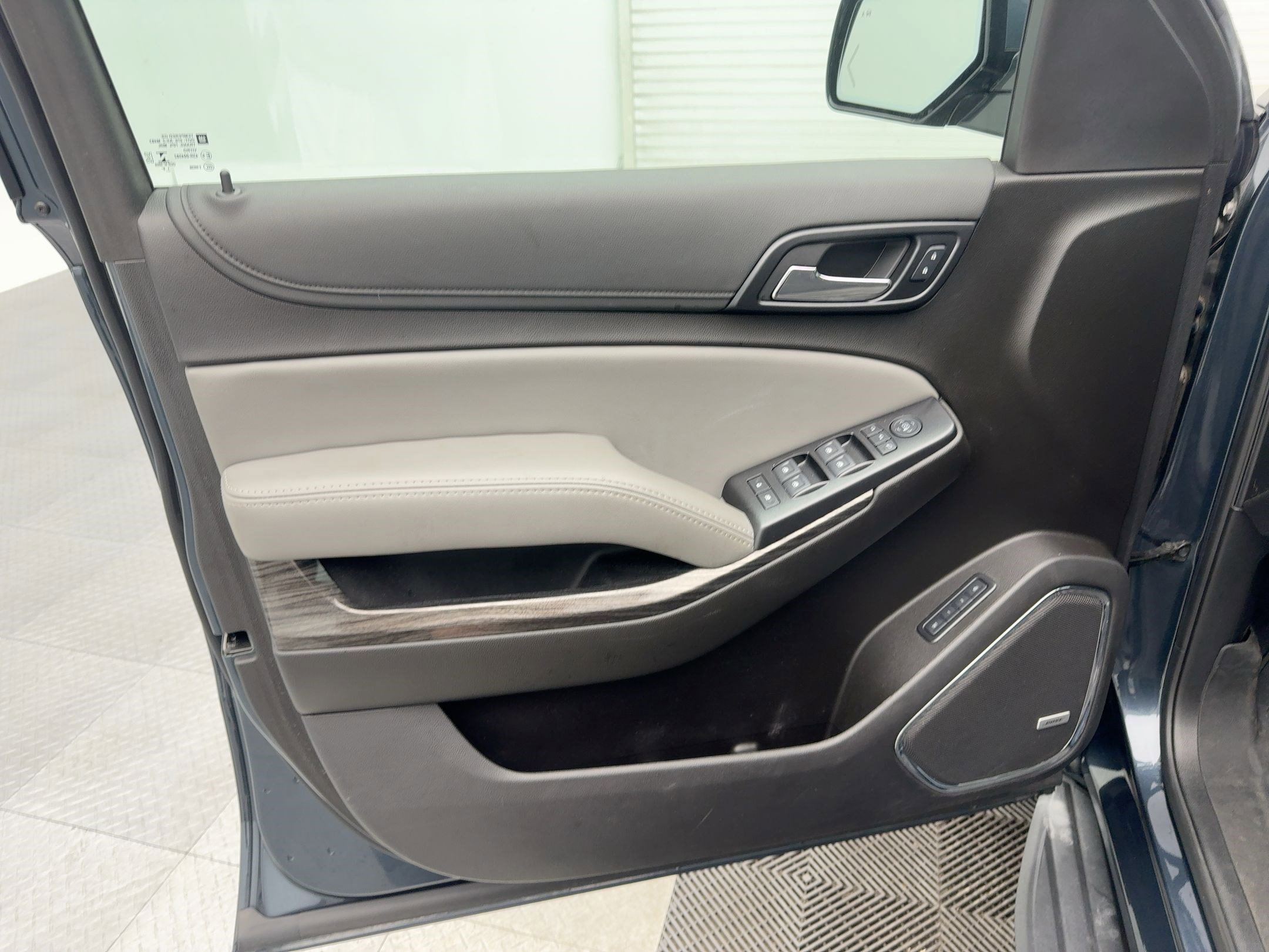 2020 Chevrolet Suburban LT photo 12
