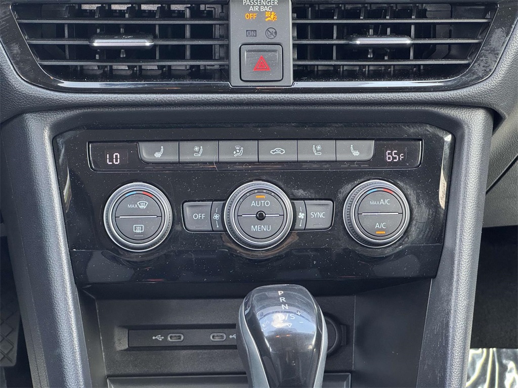 2022 Volkswagen Taos SEL photo 20