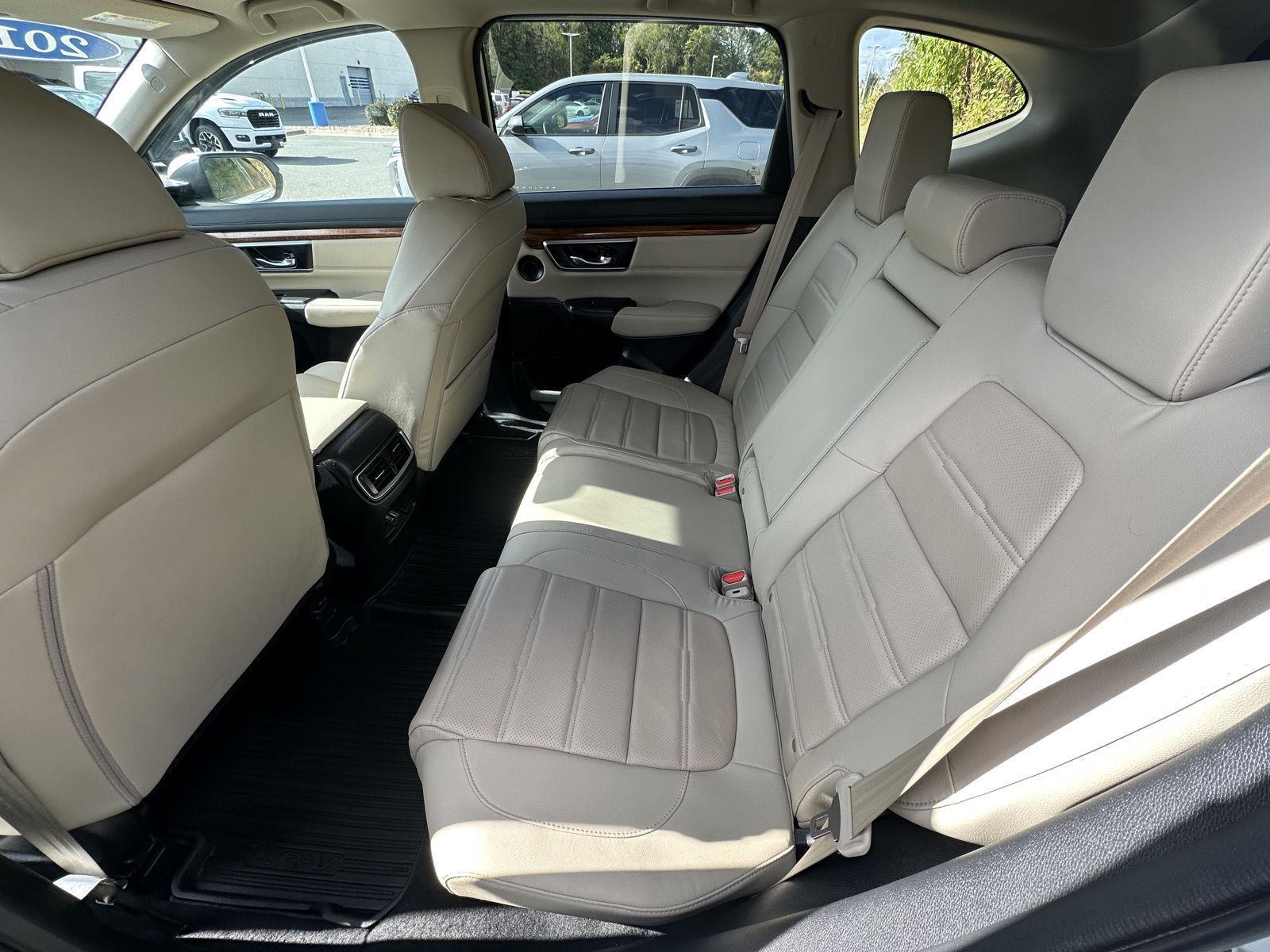 2018 Honda CR-V Touring photo 10