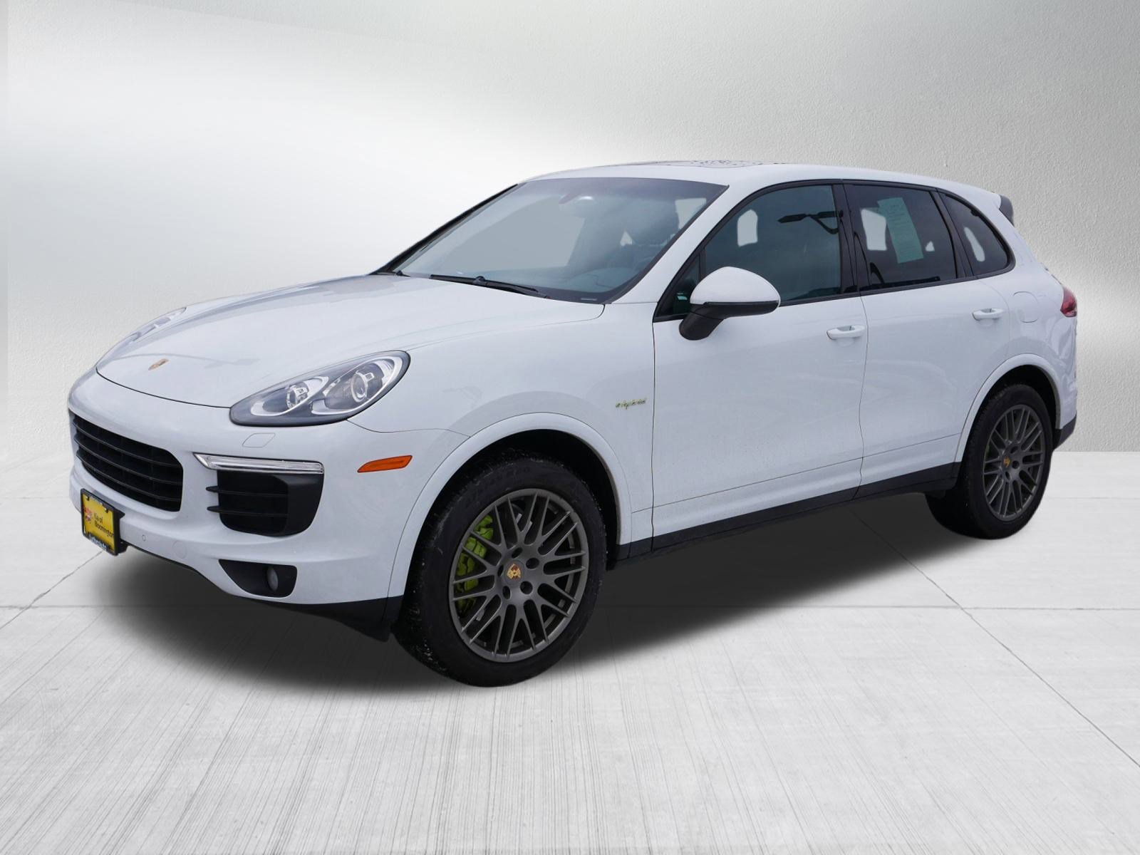 2017 Porsche Cayenne S E-Hybrid Platinum Edition photo 2