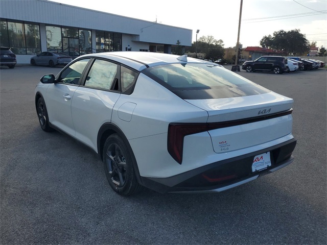 2025 Kia K4 LXS photo 4