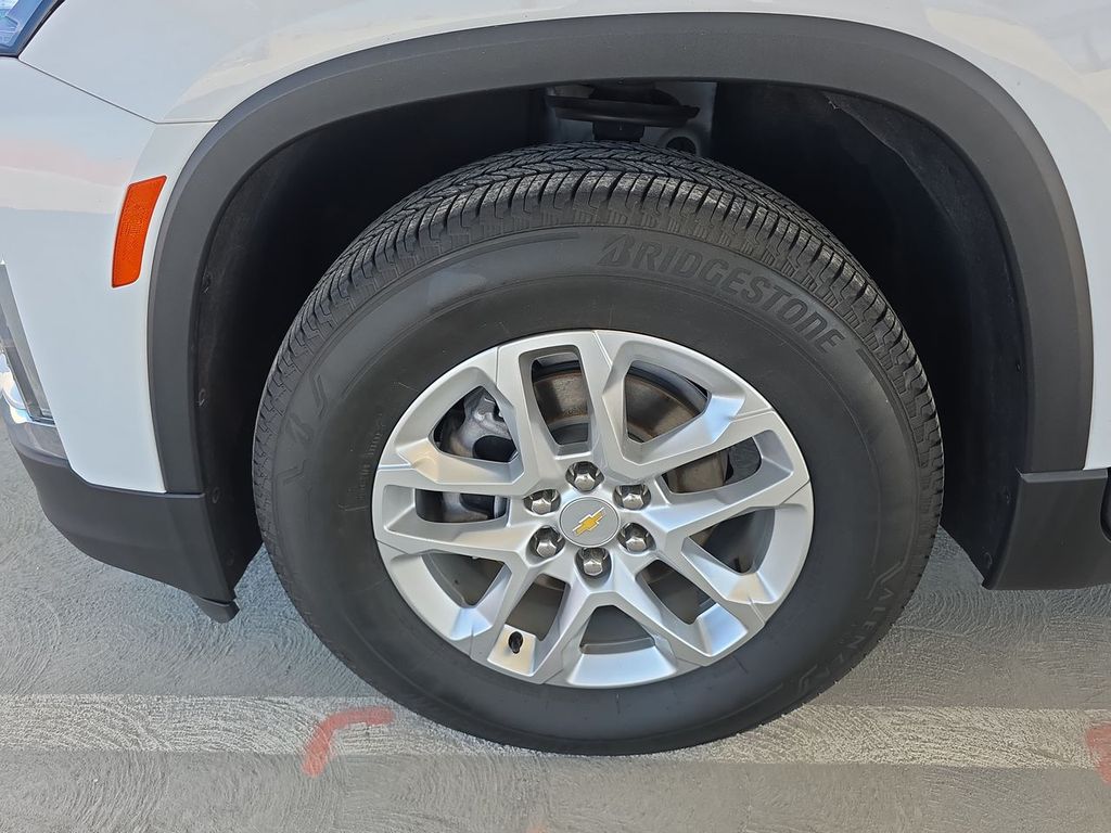 2022 Chevrolet Traverse LS photo 28