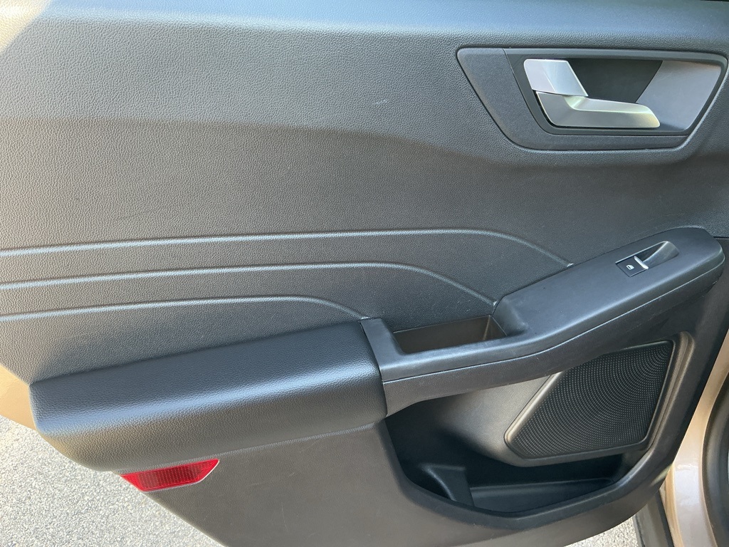 2021 Ford Escape Titanium photo 21