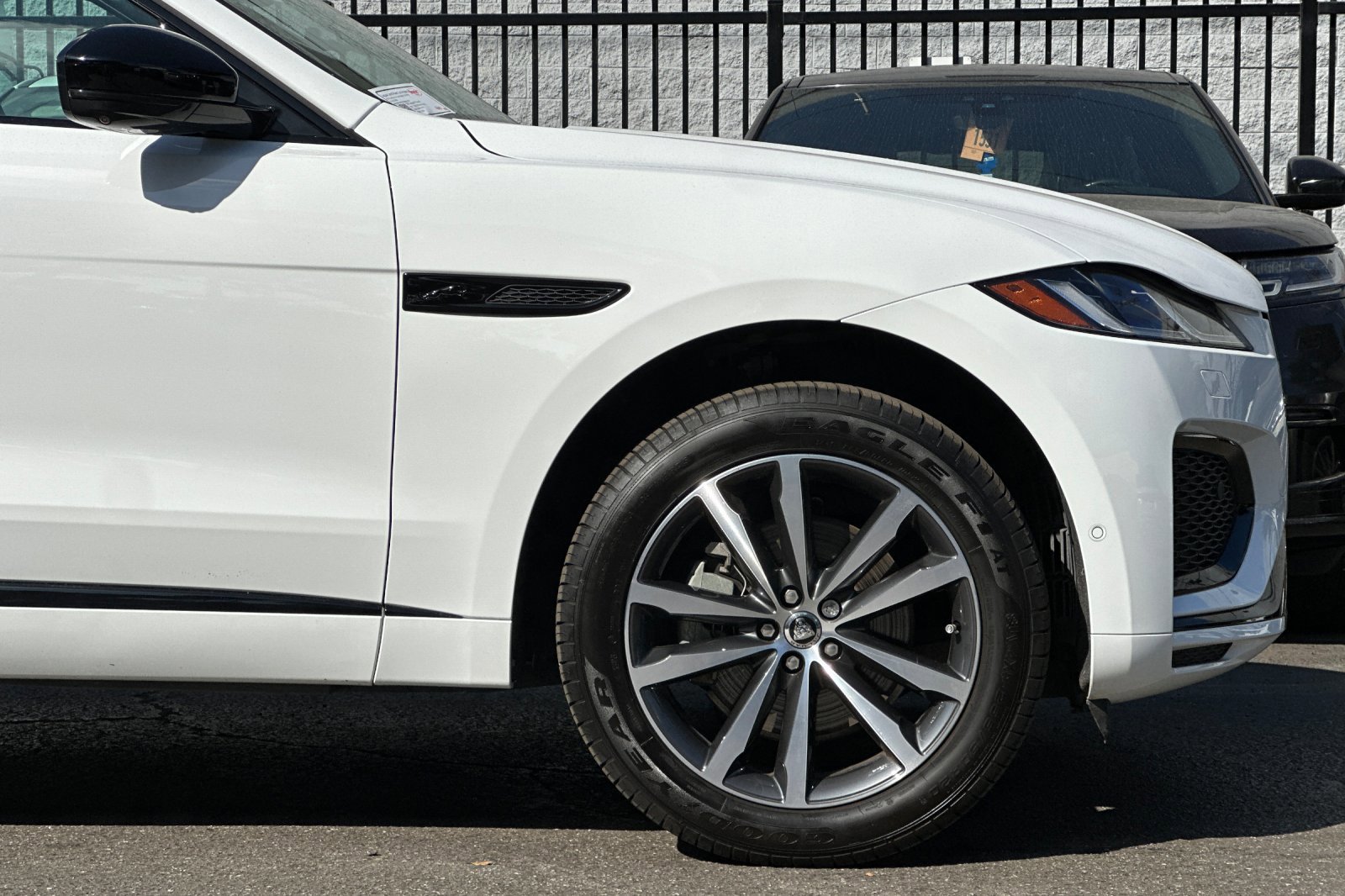 2025 Jaguar F-PACE P250 R-Dynamic S photo 28