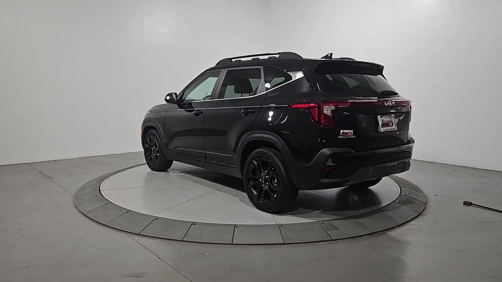 2024 Kia Seltos X-Line photo 2