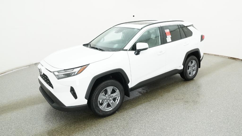 2025 Toyota RAV4 XLE's photo