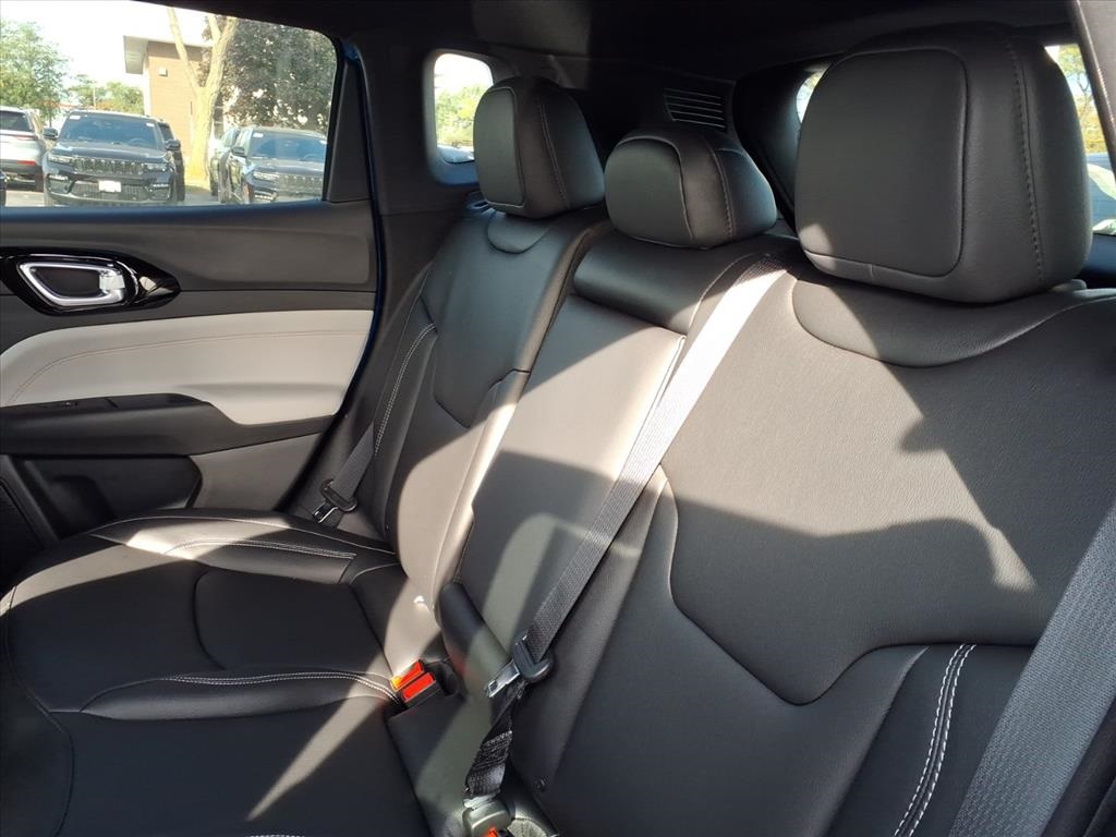 2026 Jeep Compass Limited photo 12