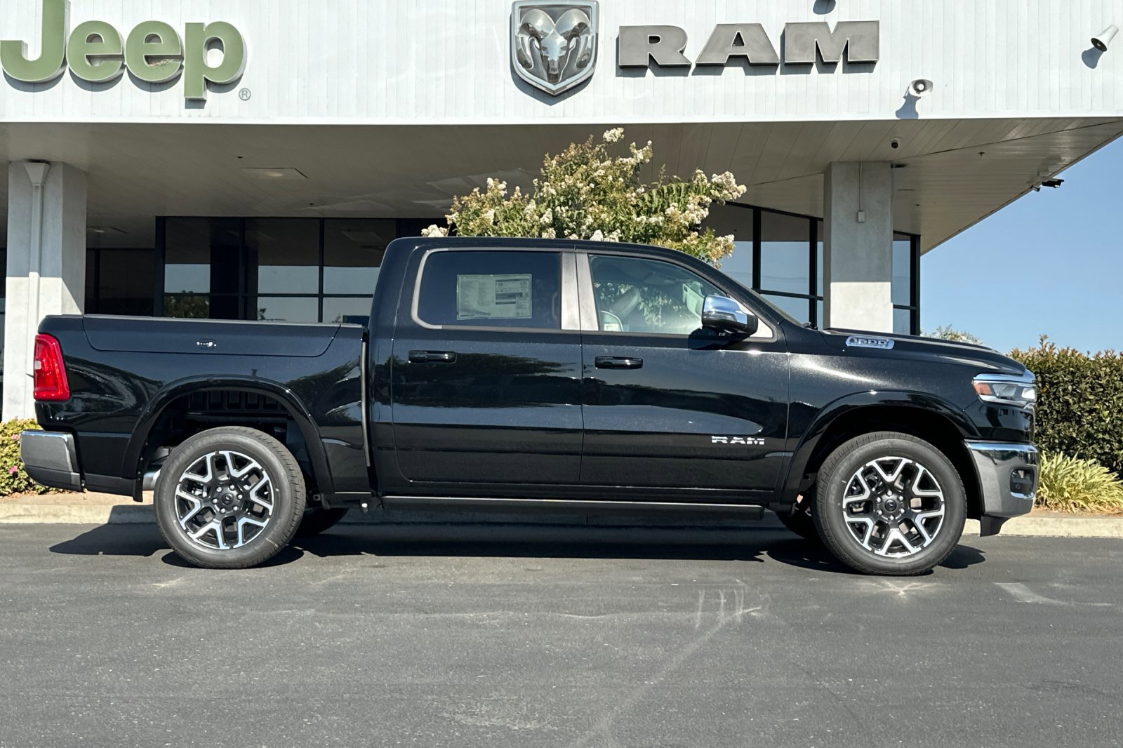 2026 Ram 1500 Laramie photo 3