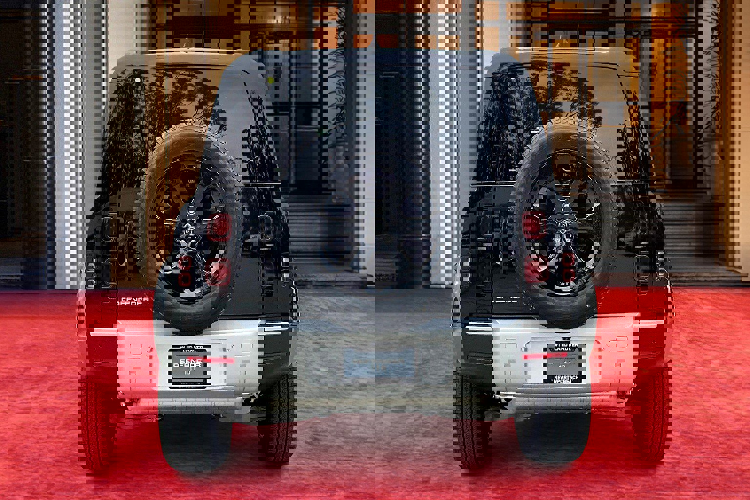 2025 Land Rover Defender 110 S photo 3