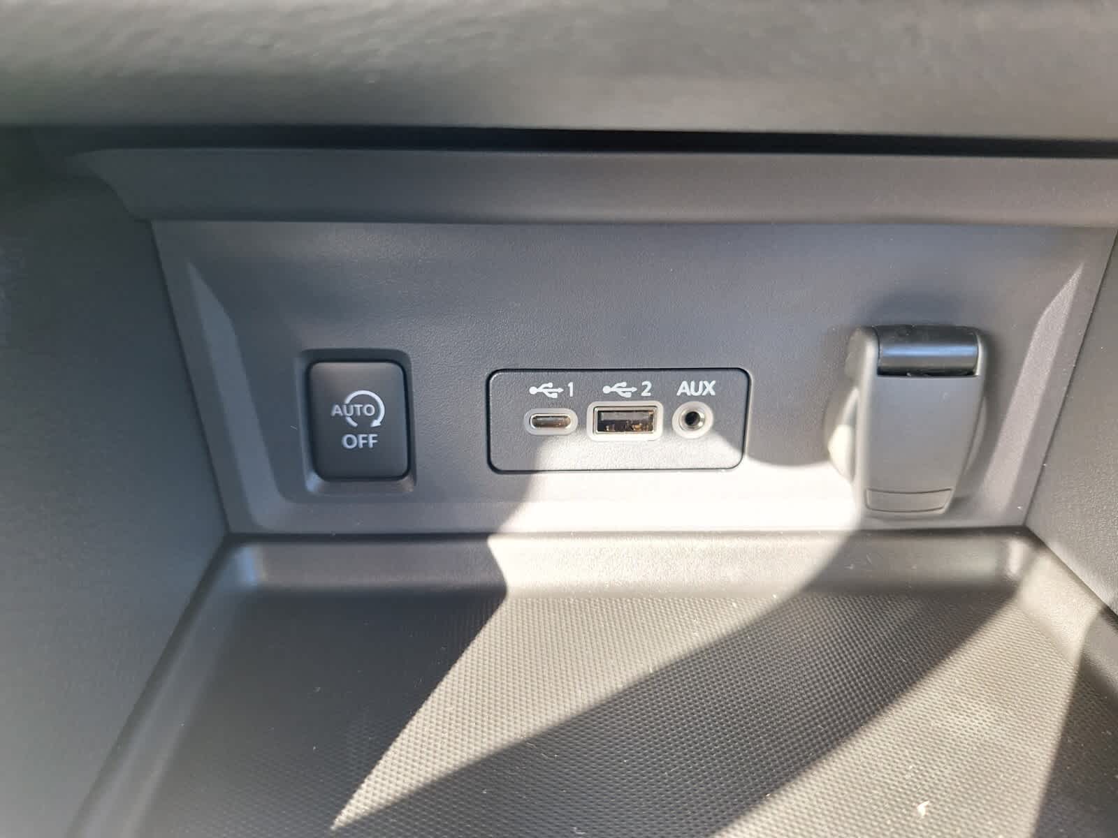 2025 Nissan Sentra SV photo 16