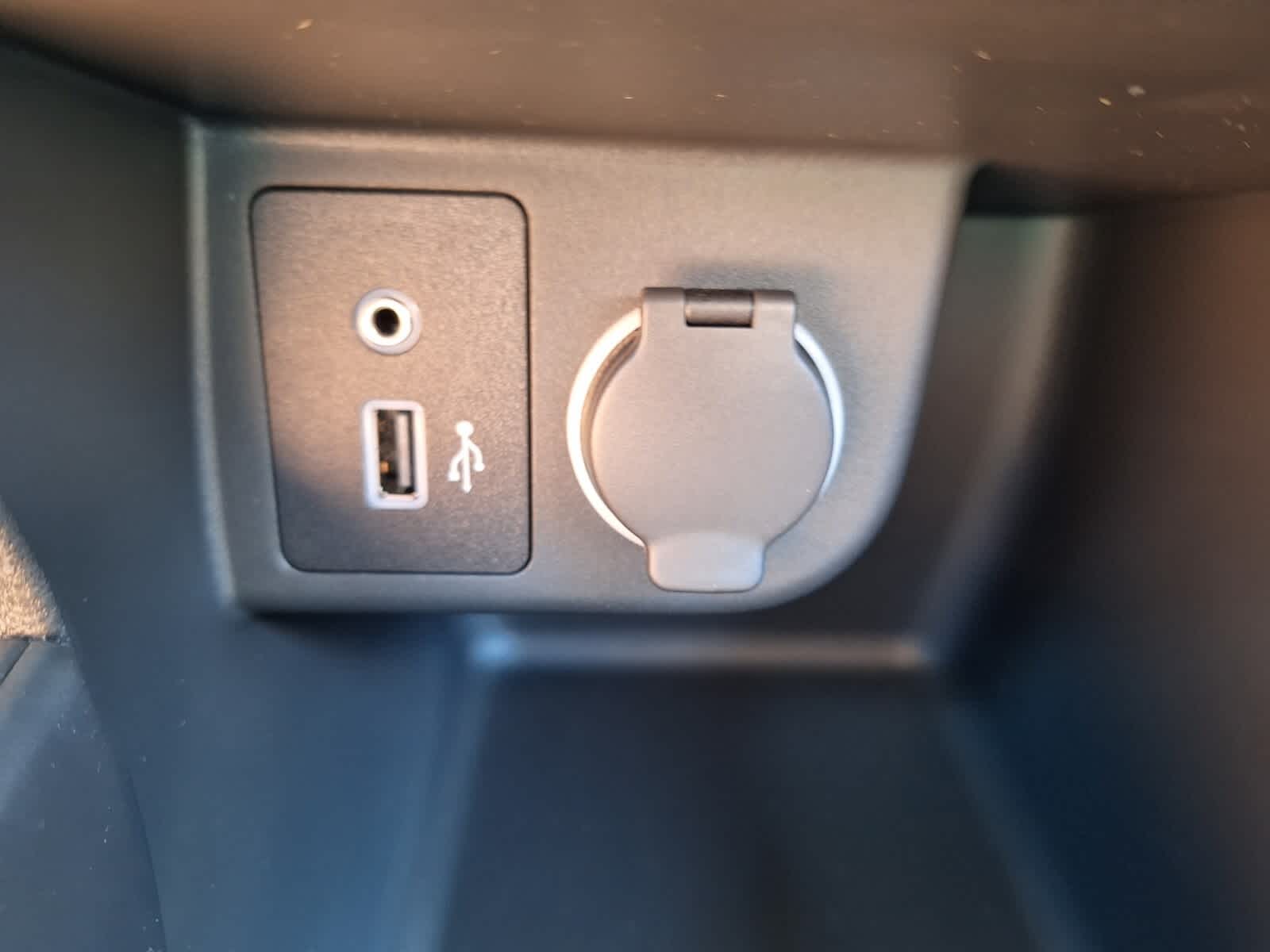 2025 Nissan Kicks Play S photo 17