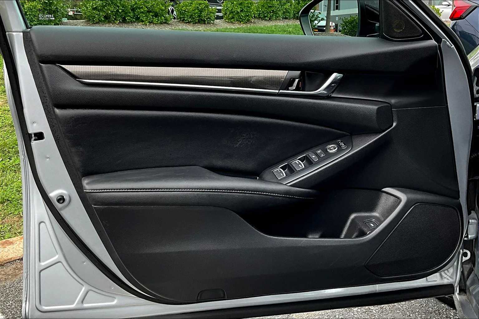 2022 Honda Accord Sport photo 21
