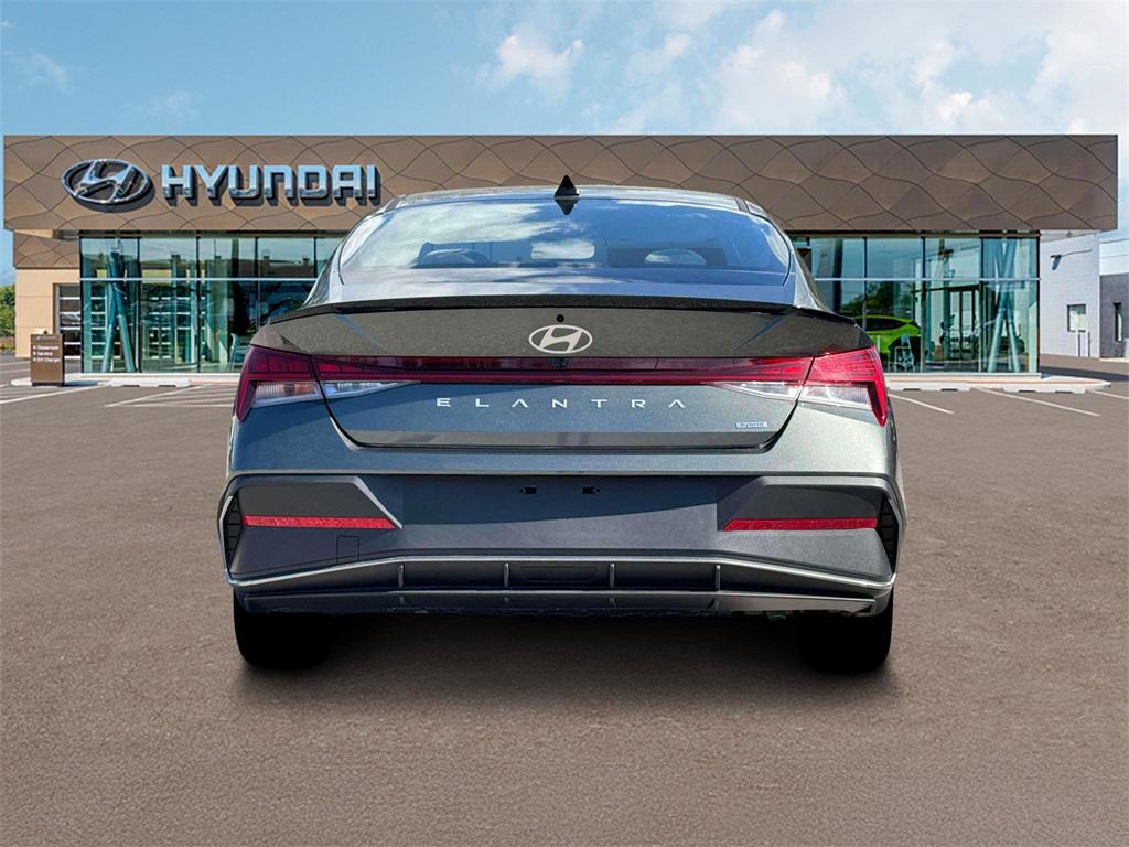 2025 Hyundai Elantra Hybrid SEL Sport photo 4