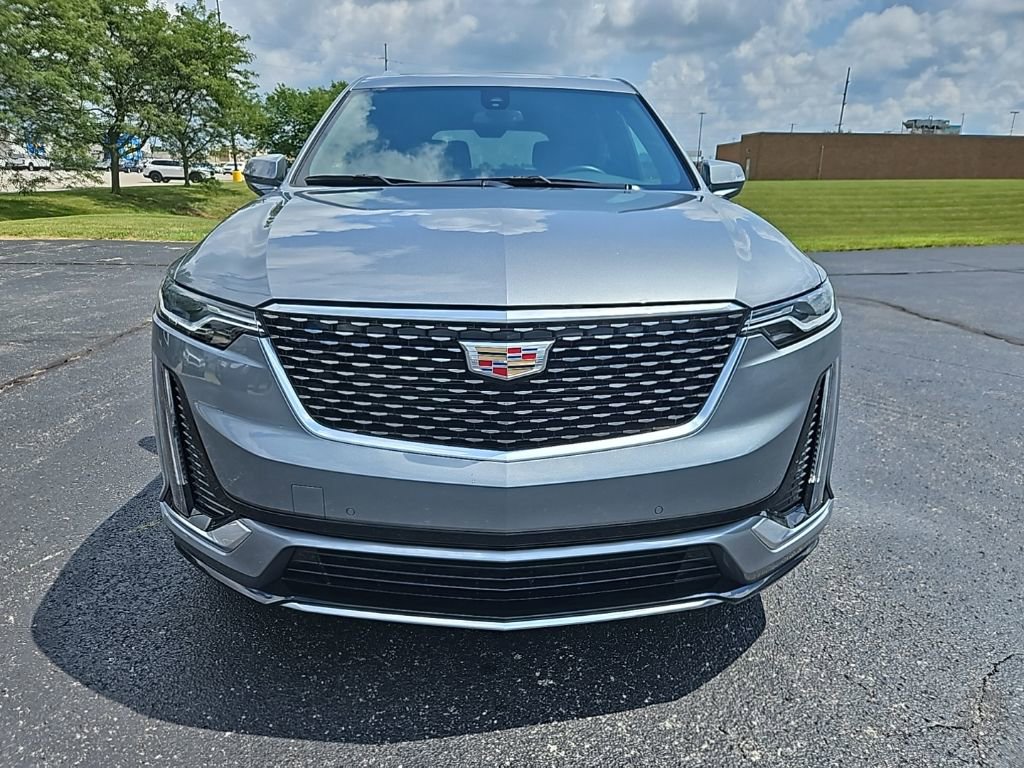 2023 Cadillac XT6 Luxury photo 3